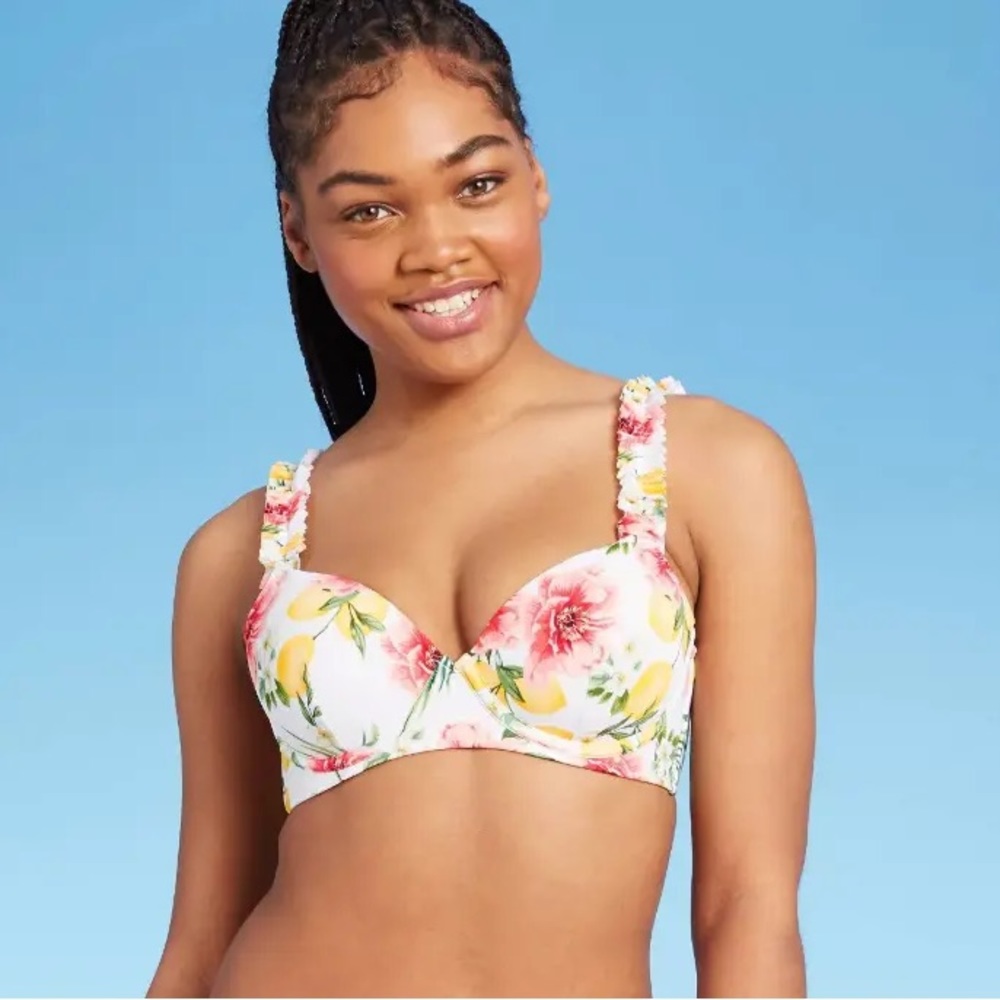NWOT Shade and Shore floral bikini top